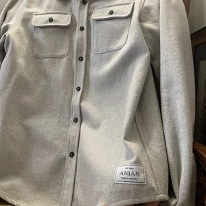 Anian Twill Overshirt Cream colour. Like new condition. Very cozy.